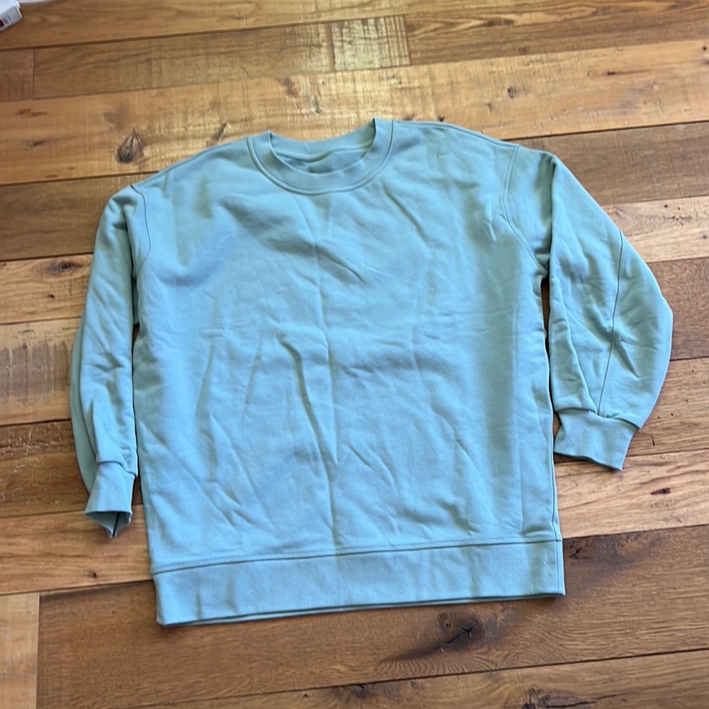 Lululemon perfectly oversized crew size 6 silver blue nwot